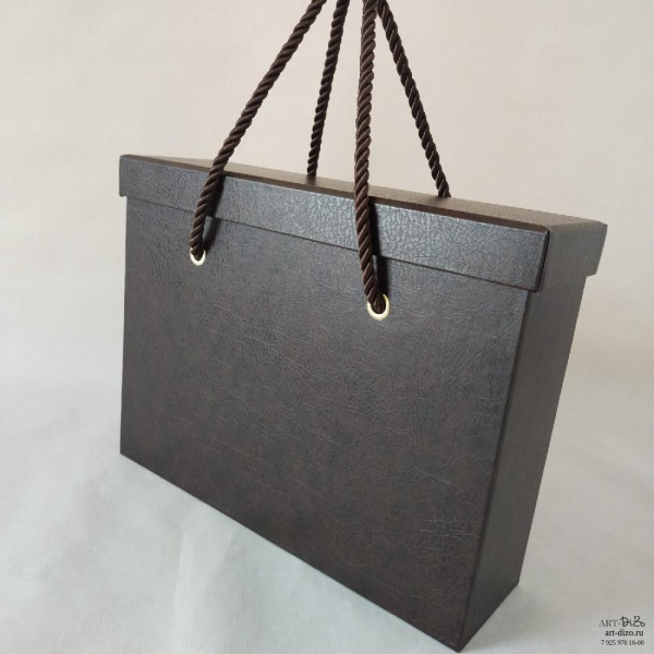  Фотография портфель в дизайнерской бумаге под кожу